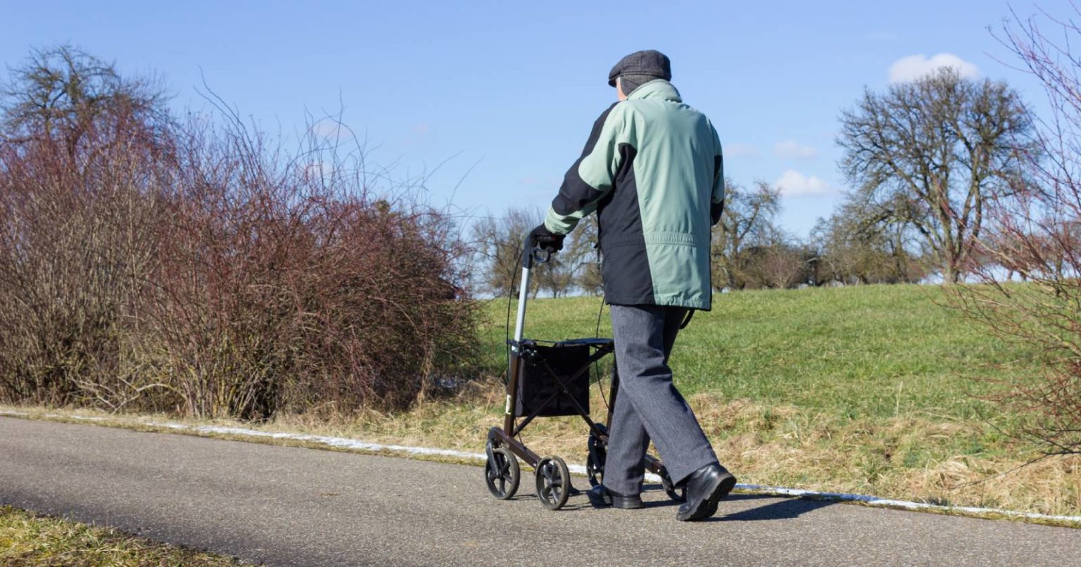 Carbon Rollator Ultraleicht Mit Lufträdern Nur 4 8 Kg Carbon Rollator ultraleicht mit Lufträdern nur 4,8 kg